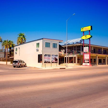 Whispering Palms Inn Del Rio Extérieur photo
