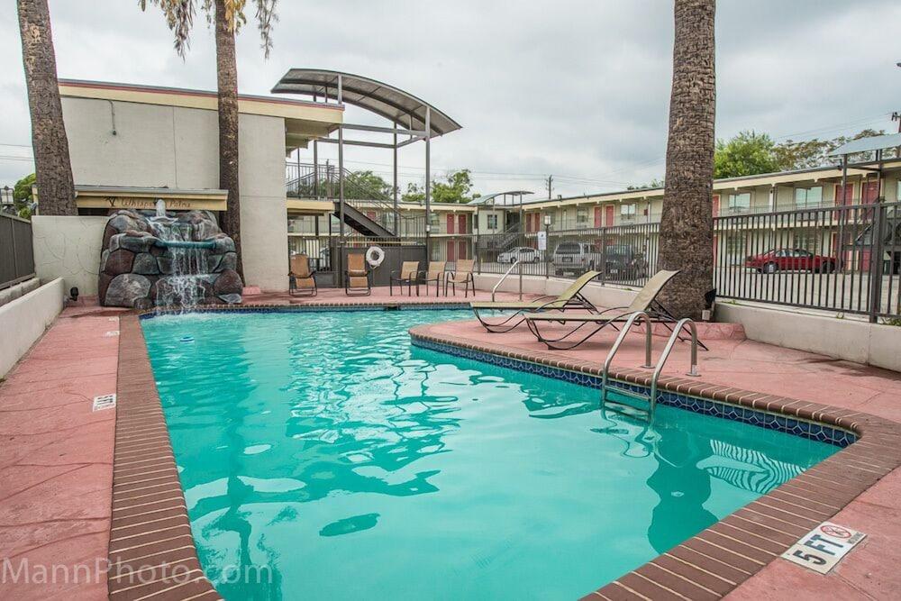 Whispering Palms Inn Del Rio Extérieur photo